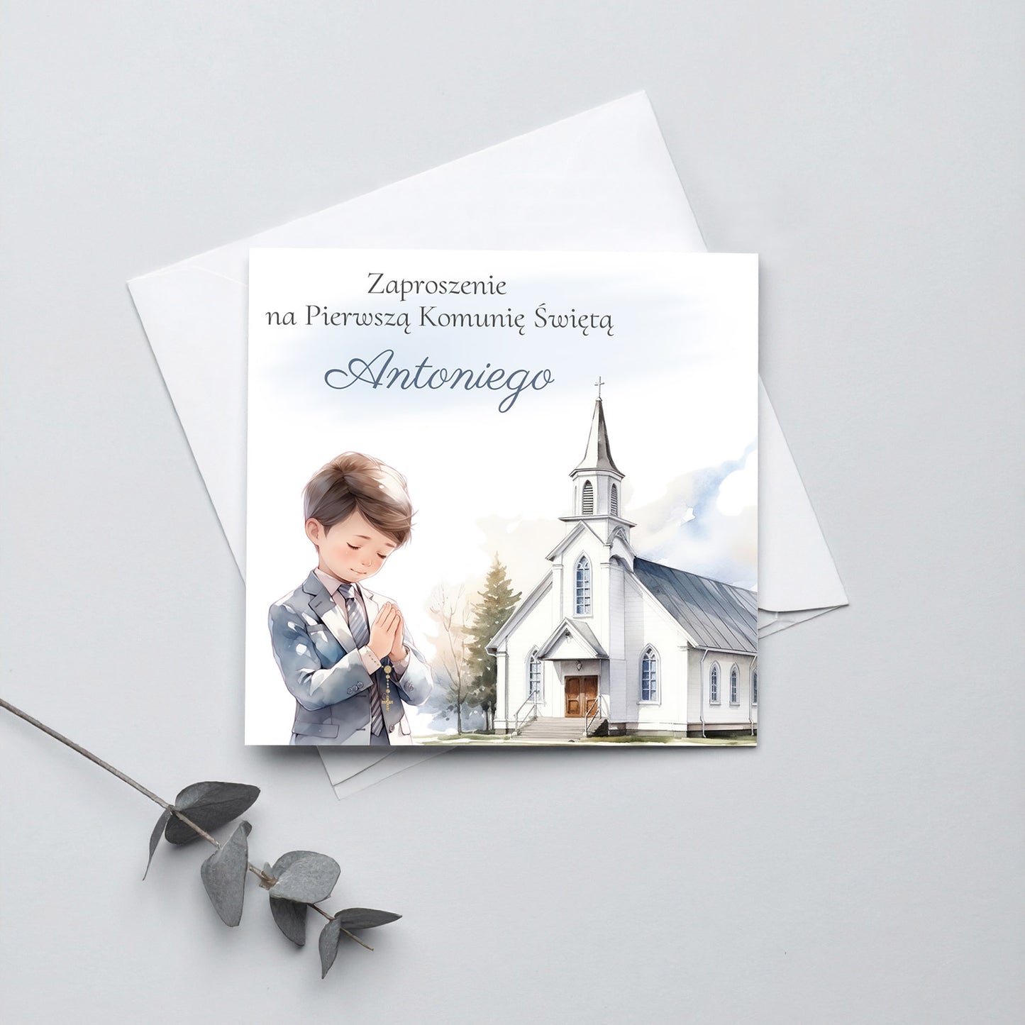 Zaproszenie na I Komunię Świętą – Modlący się chłopiec